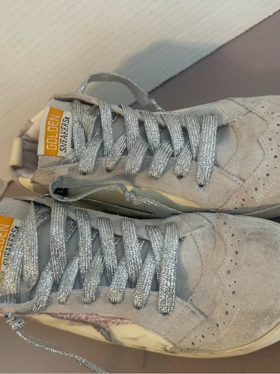 Golden Goose Mid Star Low-Top Sneakers in Grey, Silver & Pink Glitter - Picture 4 of 15